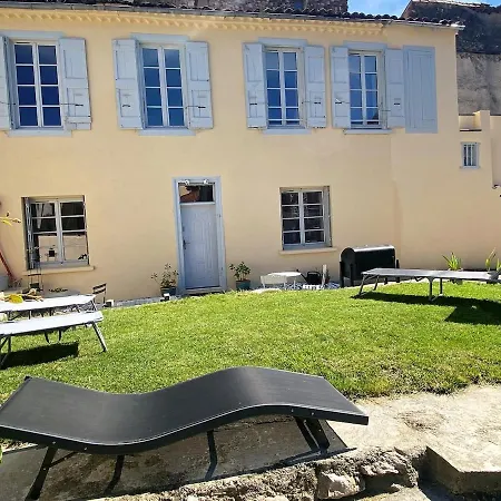 Dom wakacyjny Plein Centre, Parking Jardin 4 *