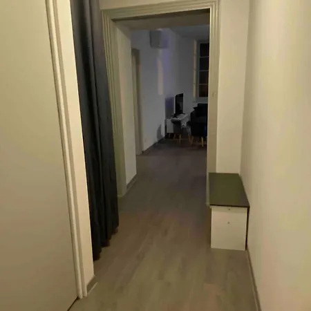 Plein Centre, Parking Jardin 4 *